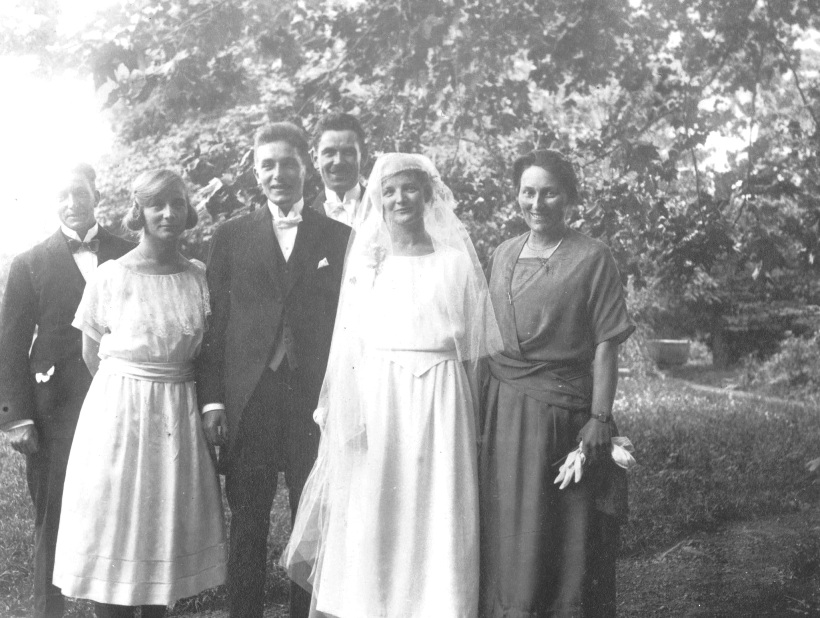 Jeanine, Lily et Jean Wuarin jeunes mari�s RSITE.jpg