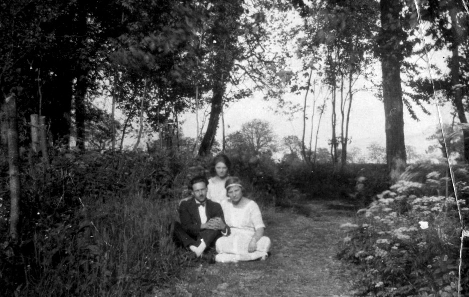 Cartigny 20 mai 1924 au petit bois RSITE.jpg