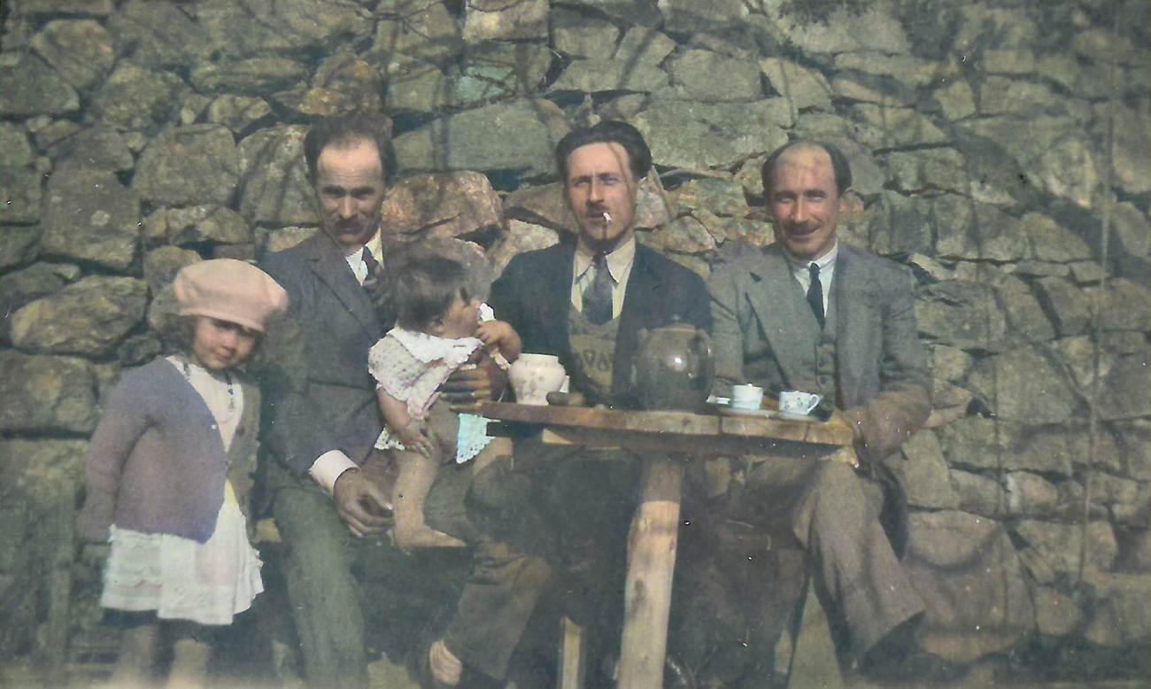 Une image contenant habits, homme, Visage humain, personne
Description générée automatiquement