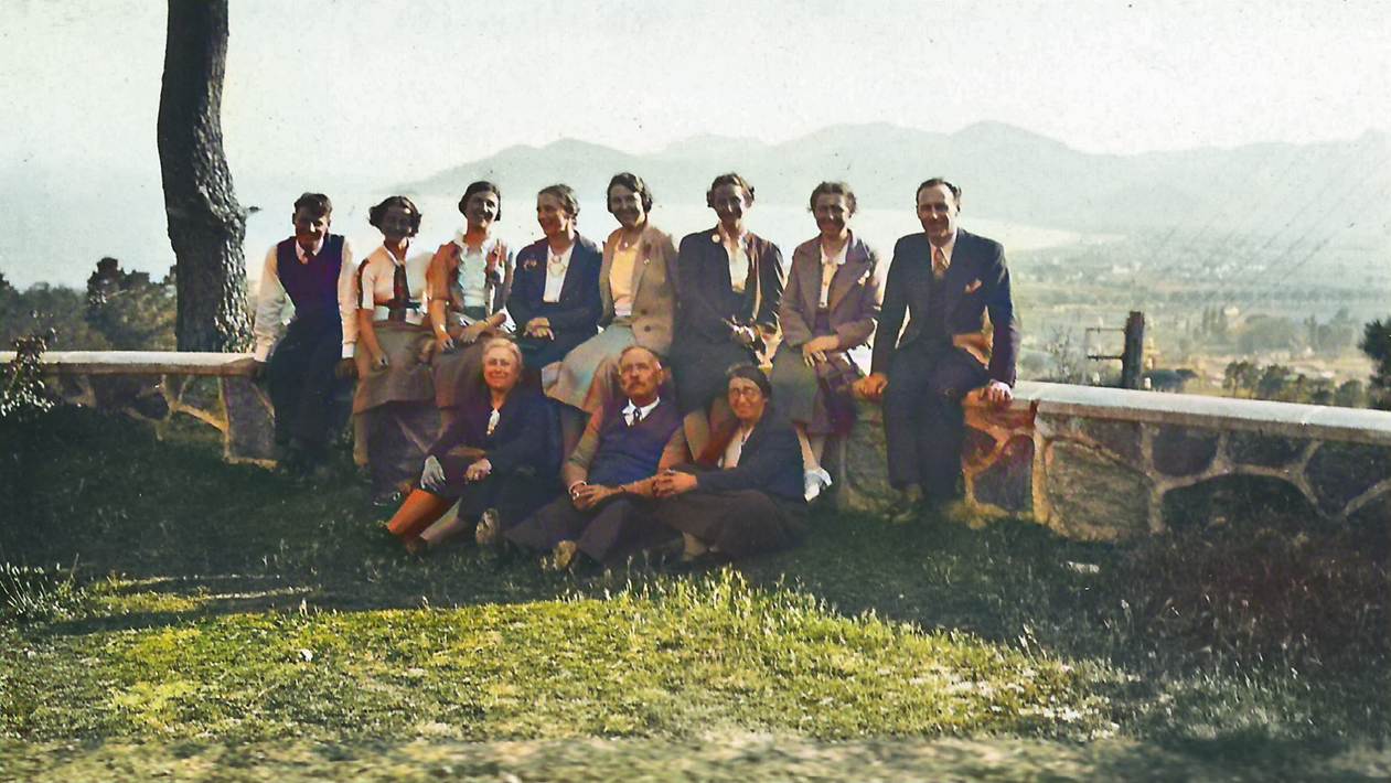 Une image contenant plein air, ciel, habits, personne
Description générée automatiquement