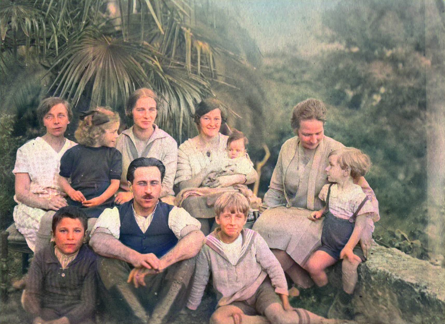 Une image contenant habits, personne, Visage humain, garçon
Description générée automatiquement