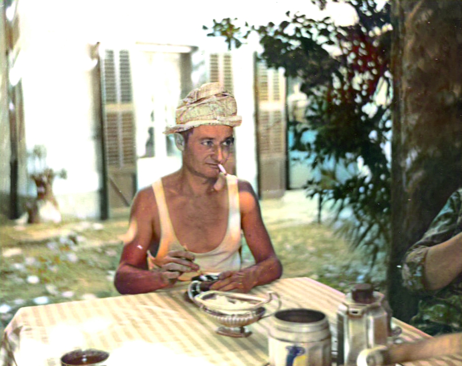 Une image contenant Visage humain, personne, habits, homme

Description g�n�r�e automatiquement