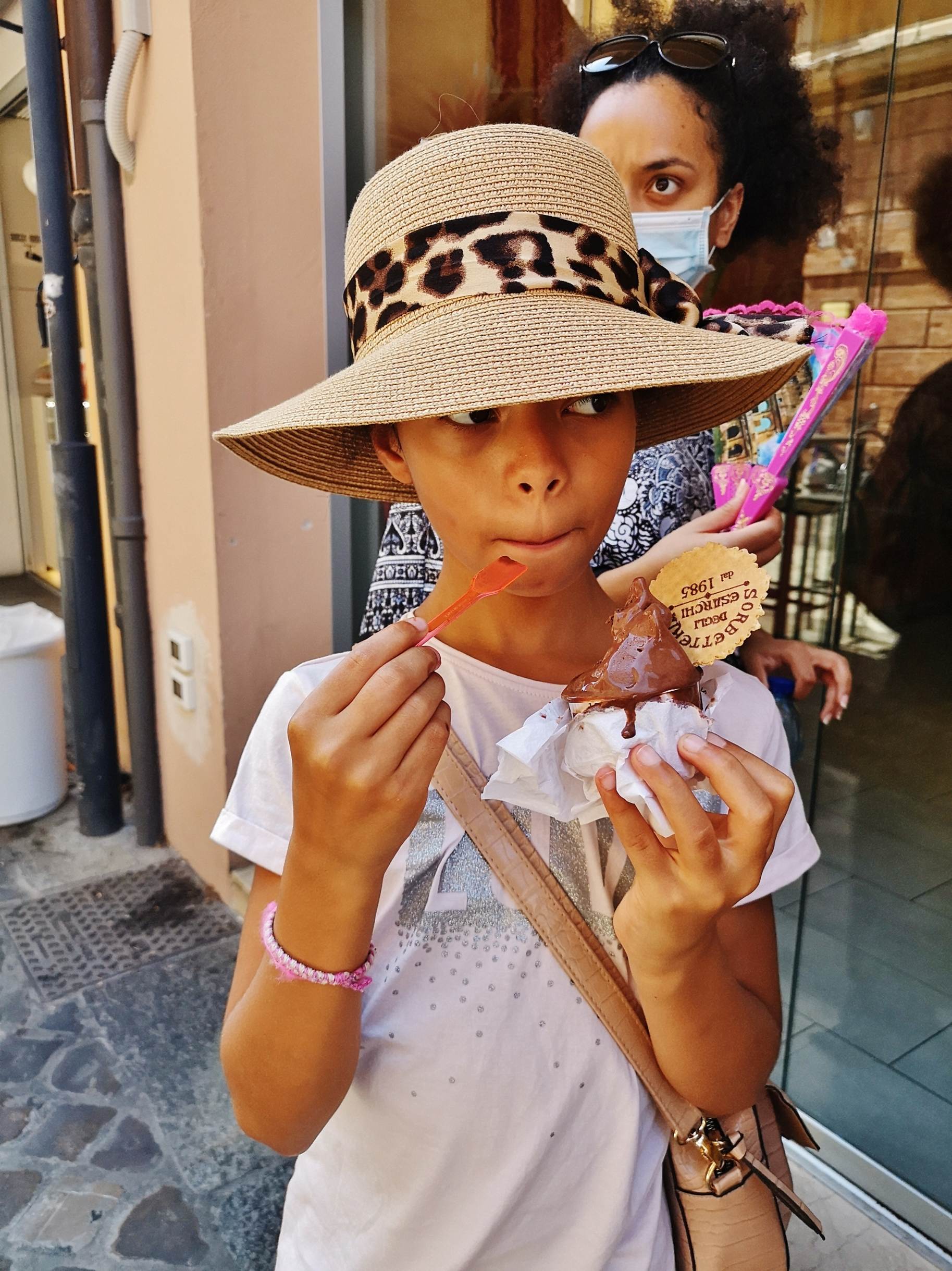 Une image contenant personne, jeune, gar�on, enfant

Description g�n�r�e automatiquement