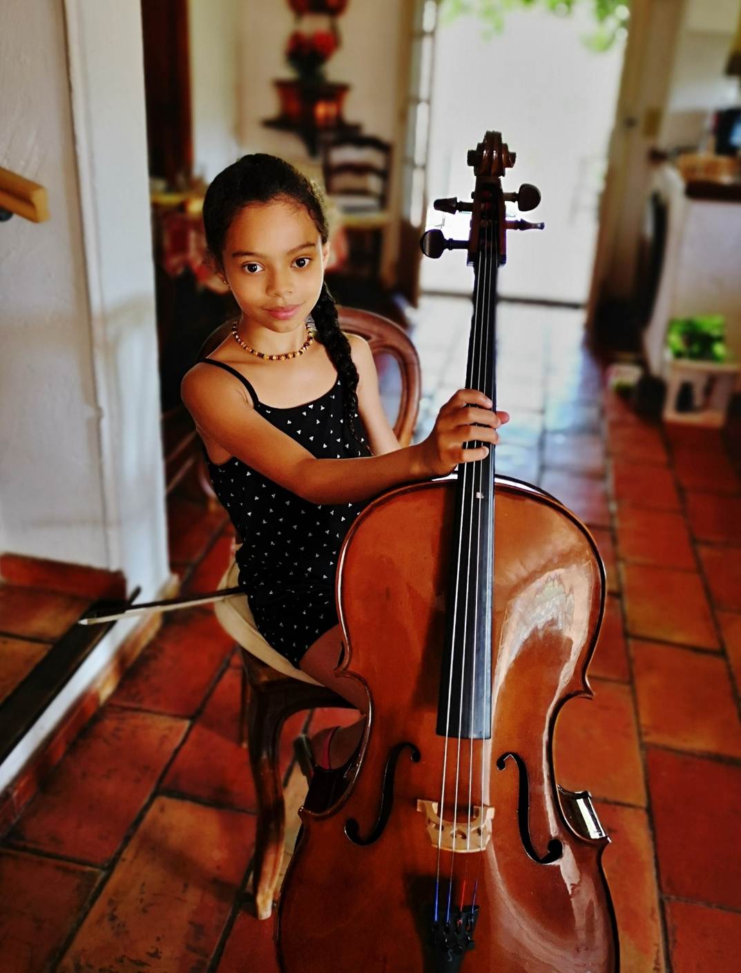 Une image contenant plancher, int�rieur, mur, musique

Description g�n�r�e automatiquement