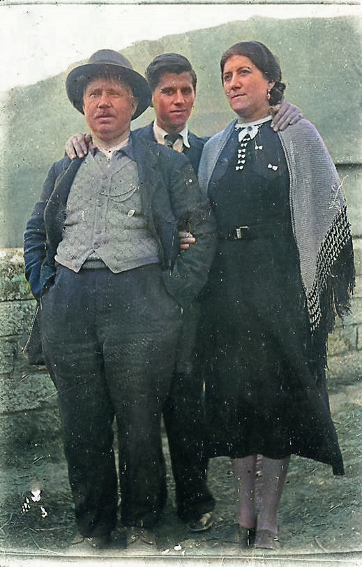 Une image contenant personne, Visage humain, habits, Style r�tro

Description g�n�r�e automatiquement