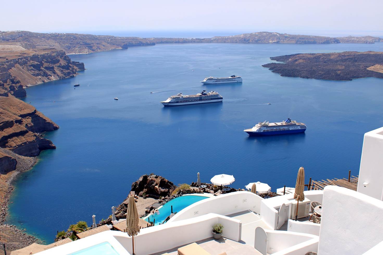 Une image contenant eau, plein air, mer, bateau

Description g�n�r�e automatiquement