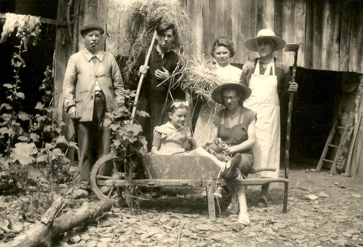 aout 1951 Les toureillesb.jpeg