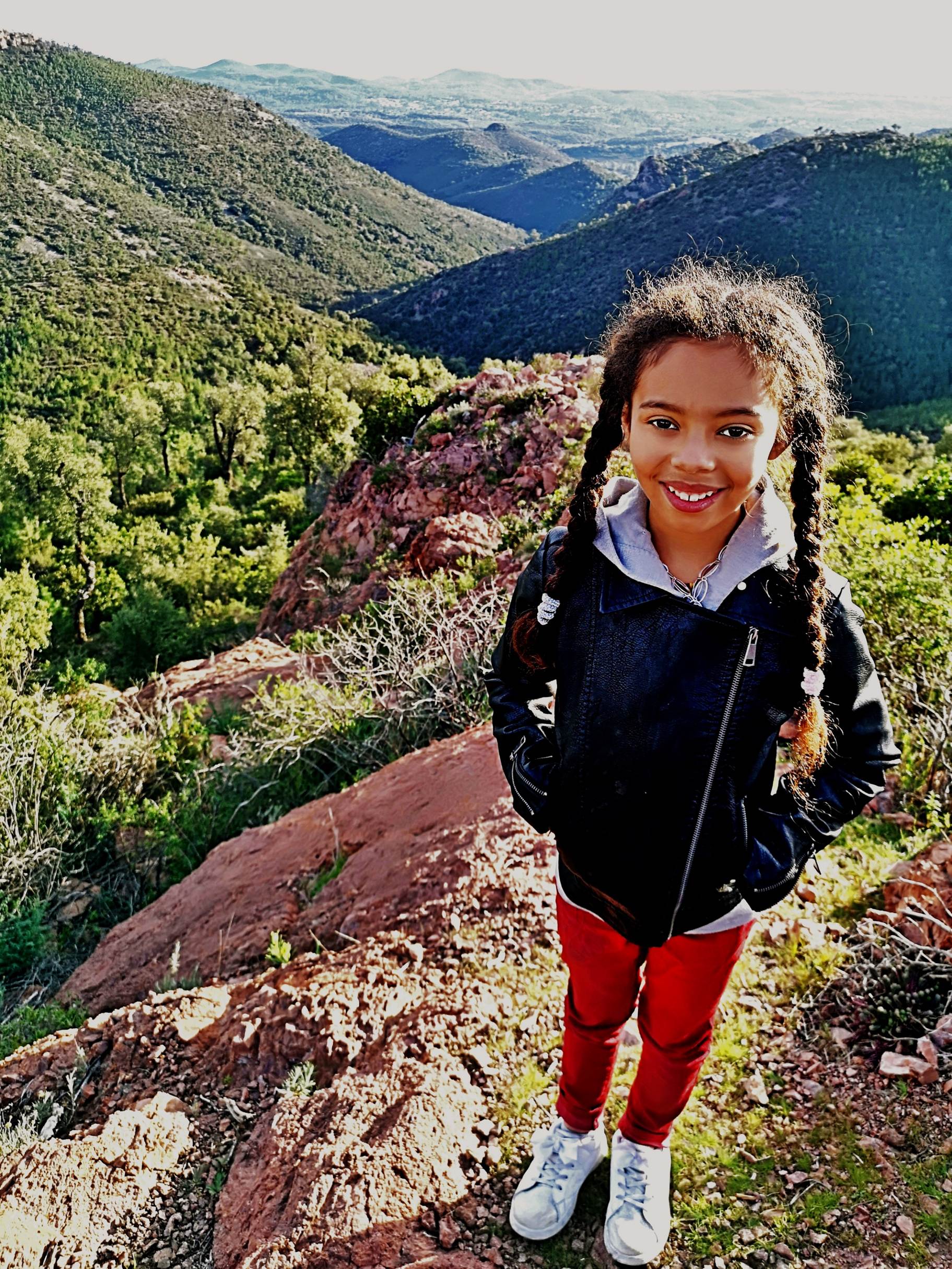 Une image contenant ext�rieur, montagne, nature, personne

Description g�n�r�e automatiquement