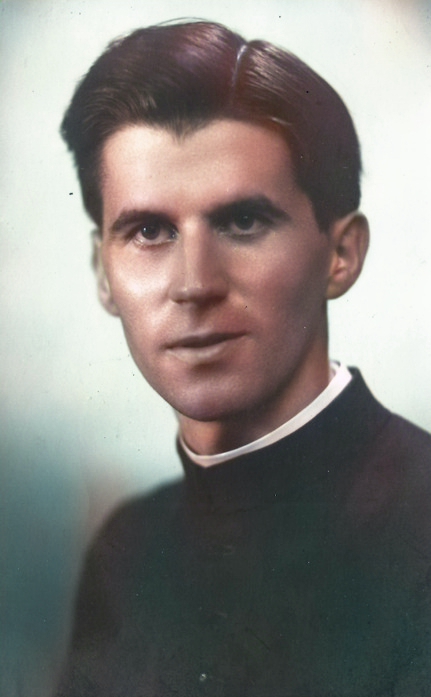 Une image contenant Visage humain, portrait, personne, Menton
Description générée automatiquement