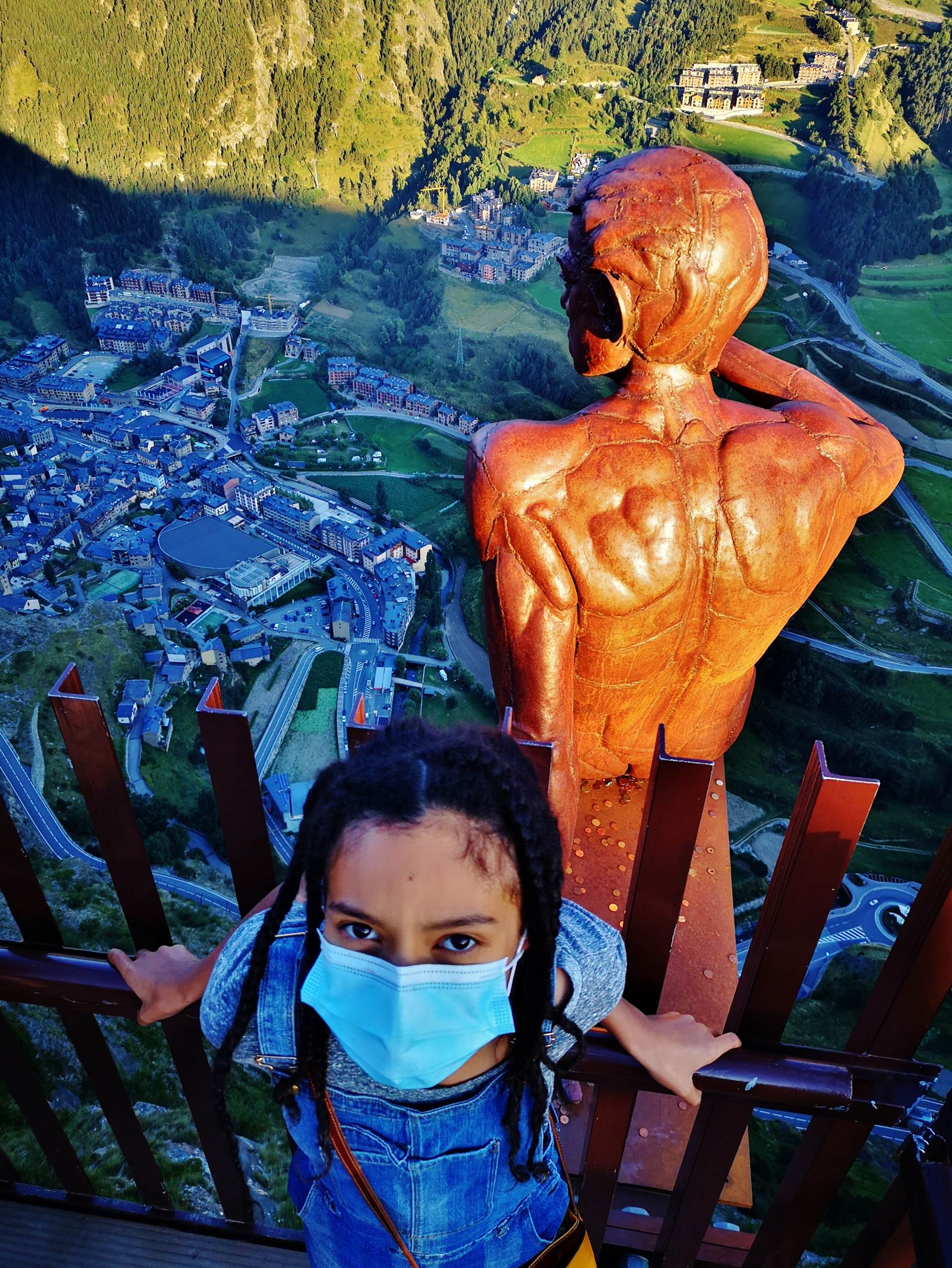 Une image contenant enfant, personne, petit, nature

Description g�n�r�e automatiquement