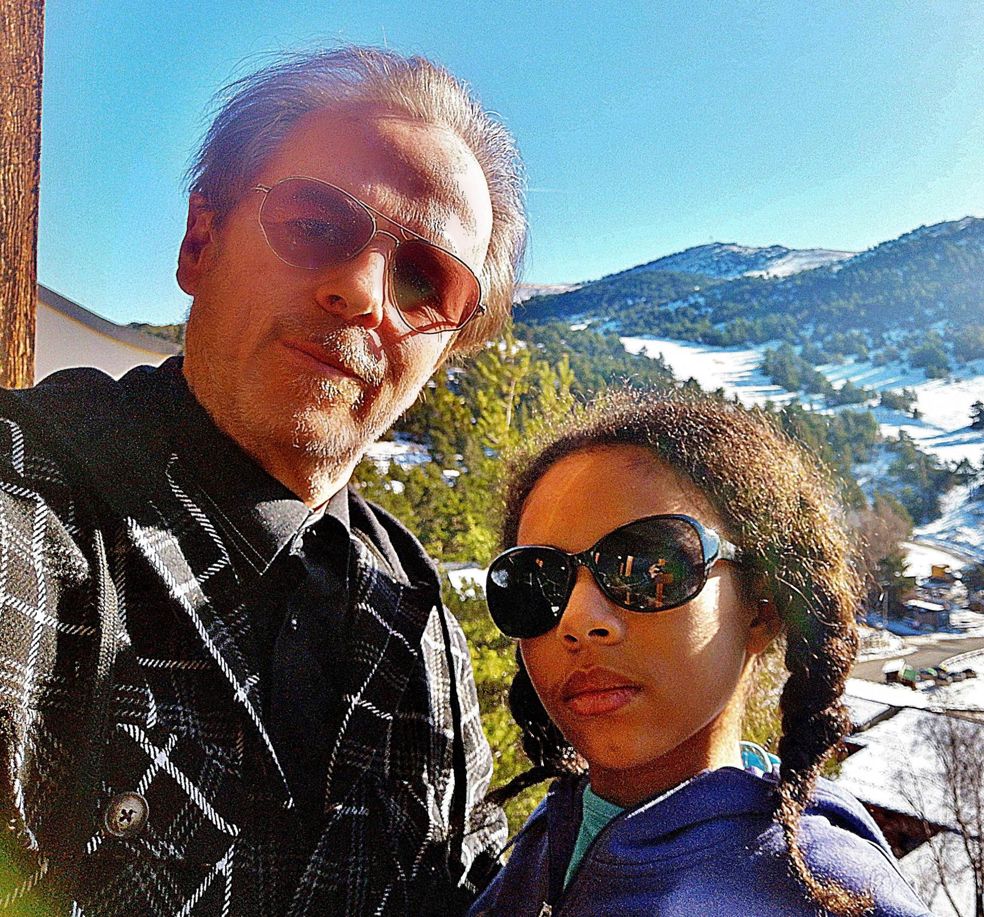 Une image contenant texte, personne, homme, ext�rieur

Description g�n�r�e automatiquement