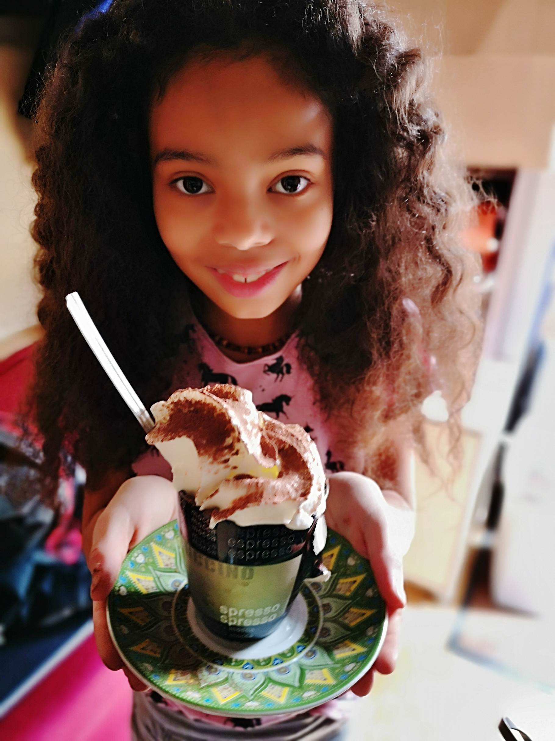 Une image contenant personne, int�rieur, alimentation, table

Description g�n�r�e automatiquement