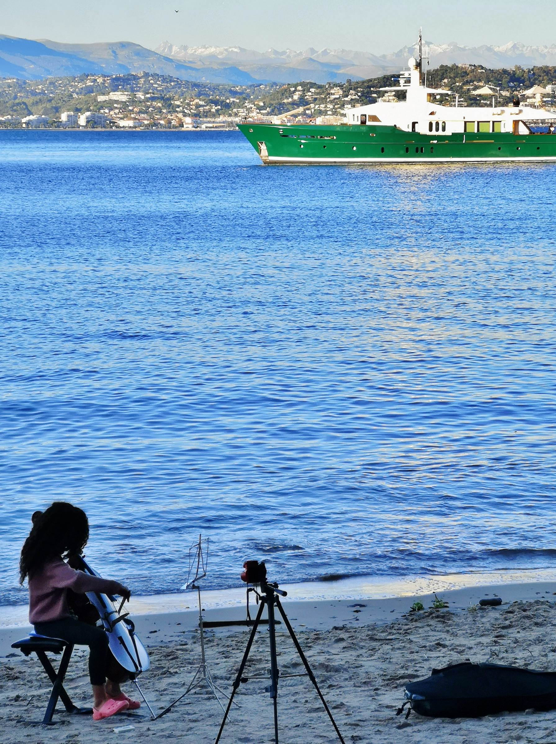 Une image contenant eau, ext�rieur, plage, oc�an

Description g�n�r�e automatiquement