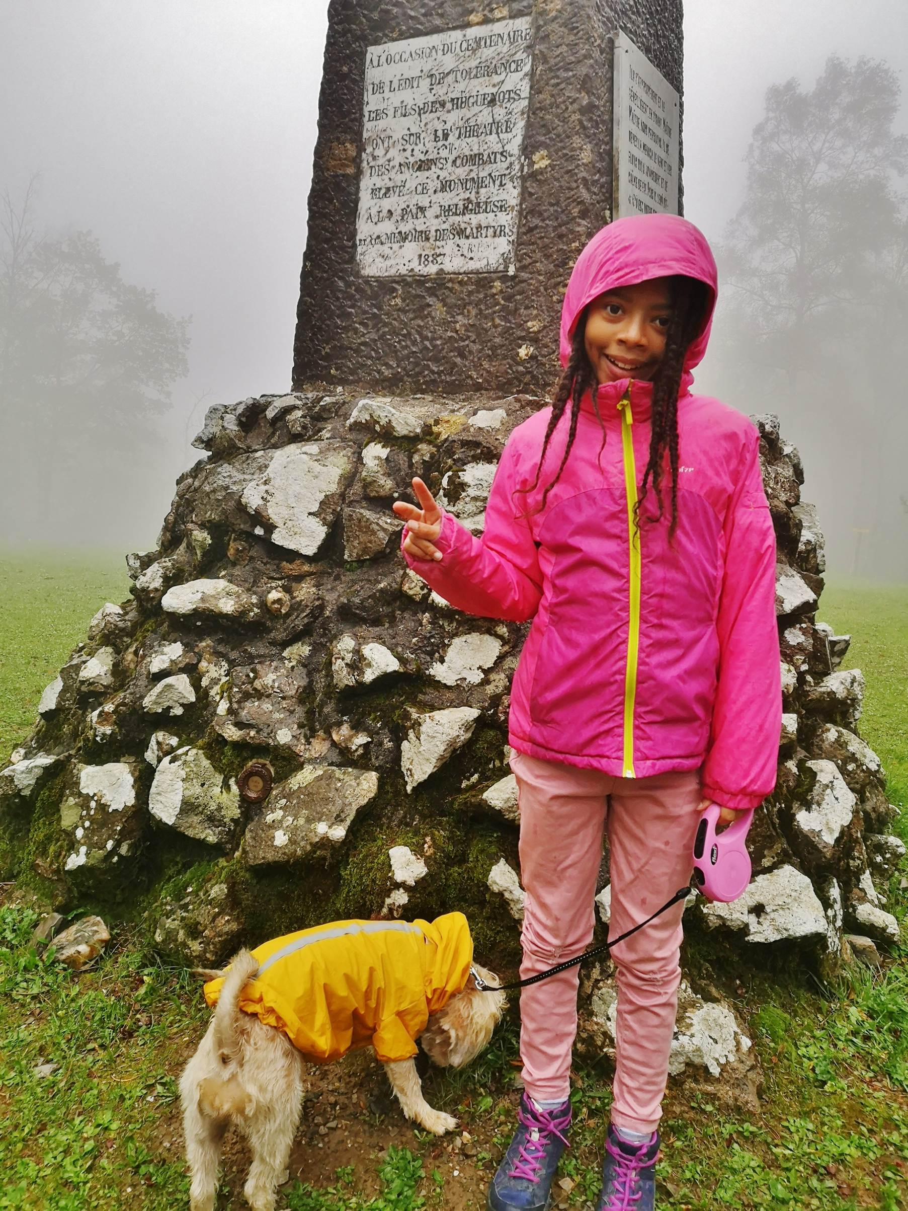 Une image contenant ext�rieur, personne, herbe, femme

Description g�n�r�e automatiquement