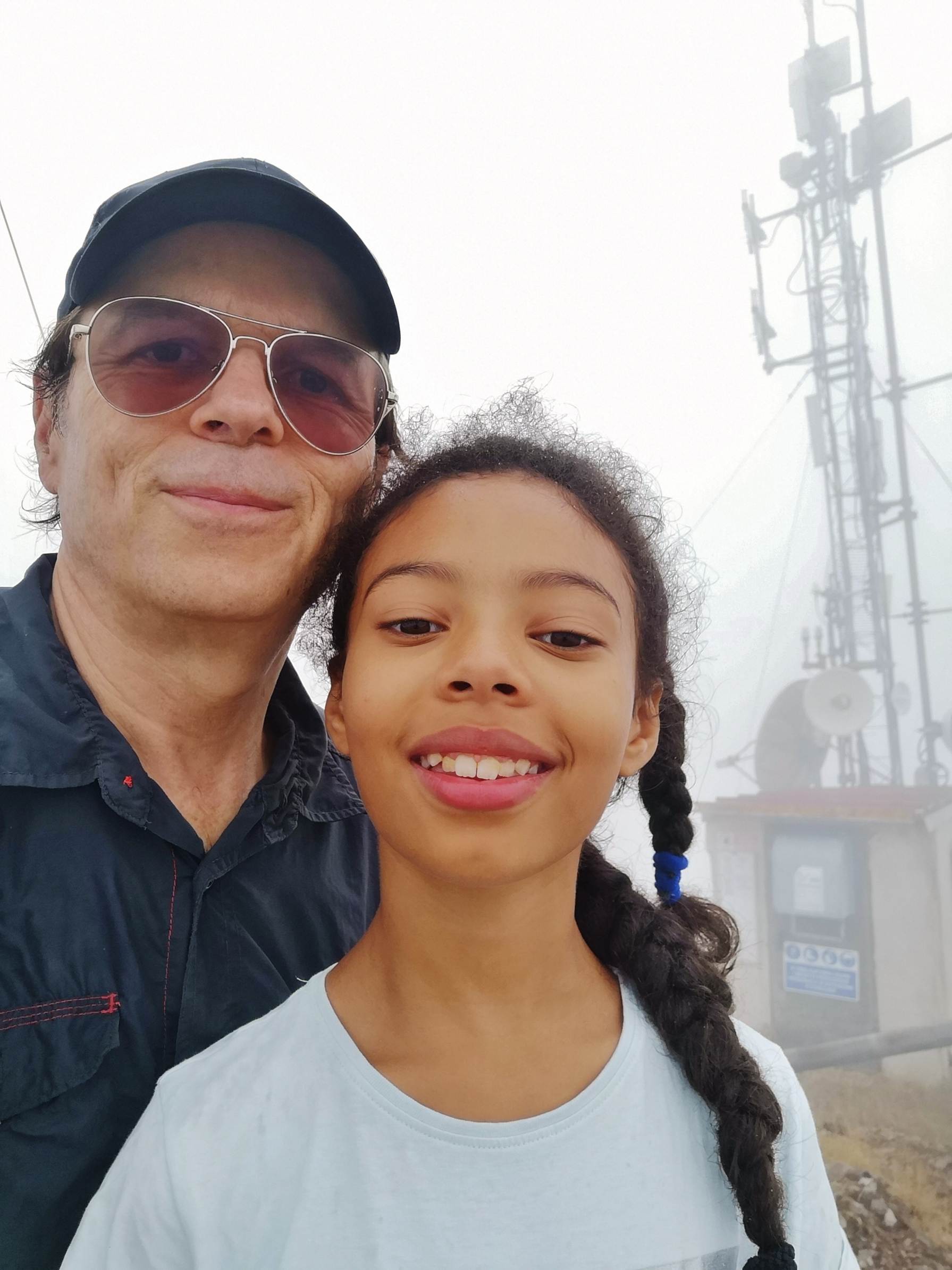 Une image contenant personne, ext�rieur, femme, posant

Description g�n�r�e automatiquement