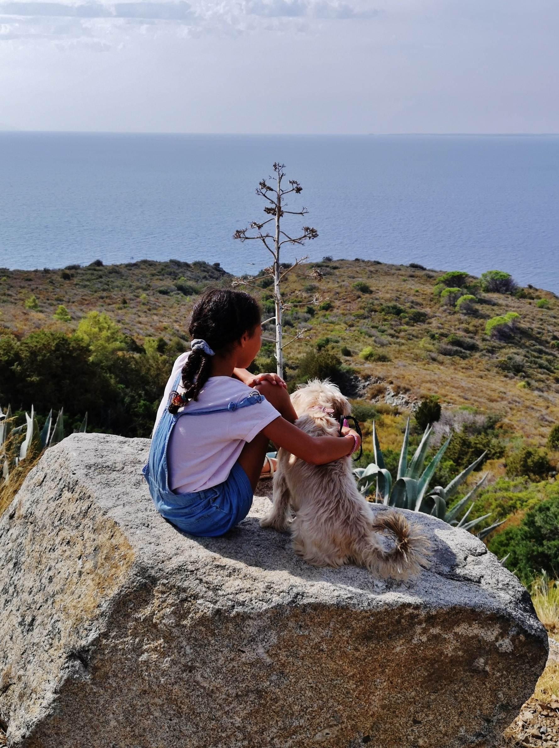 Une image contenant ext�rieur, roche, nature, homme

Description g�n�r�e automatiquement