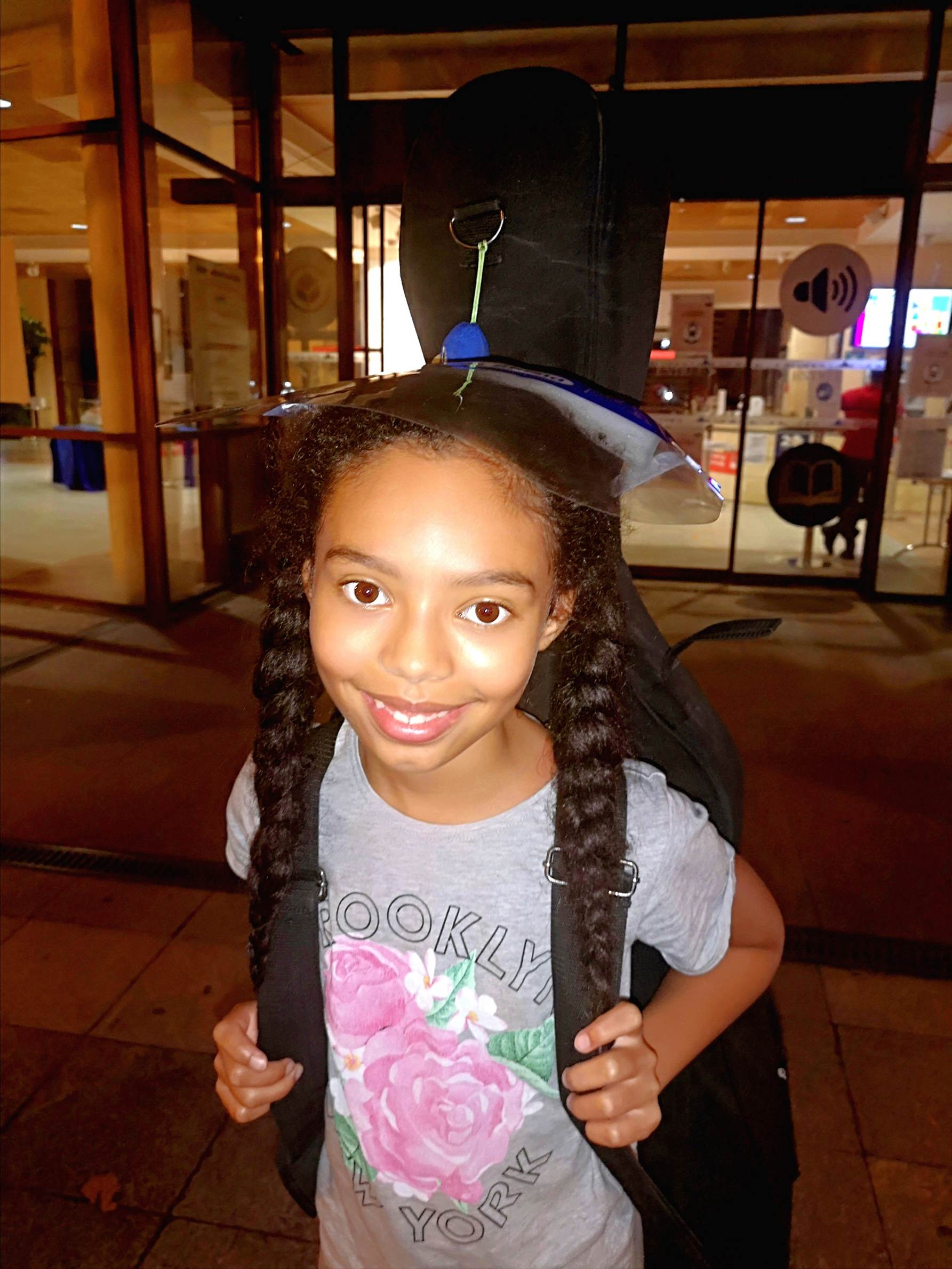 Une image contenant personne, int�rieur, table, jeune

Description g�n�r�e automatiquement