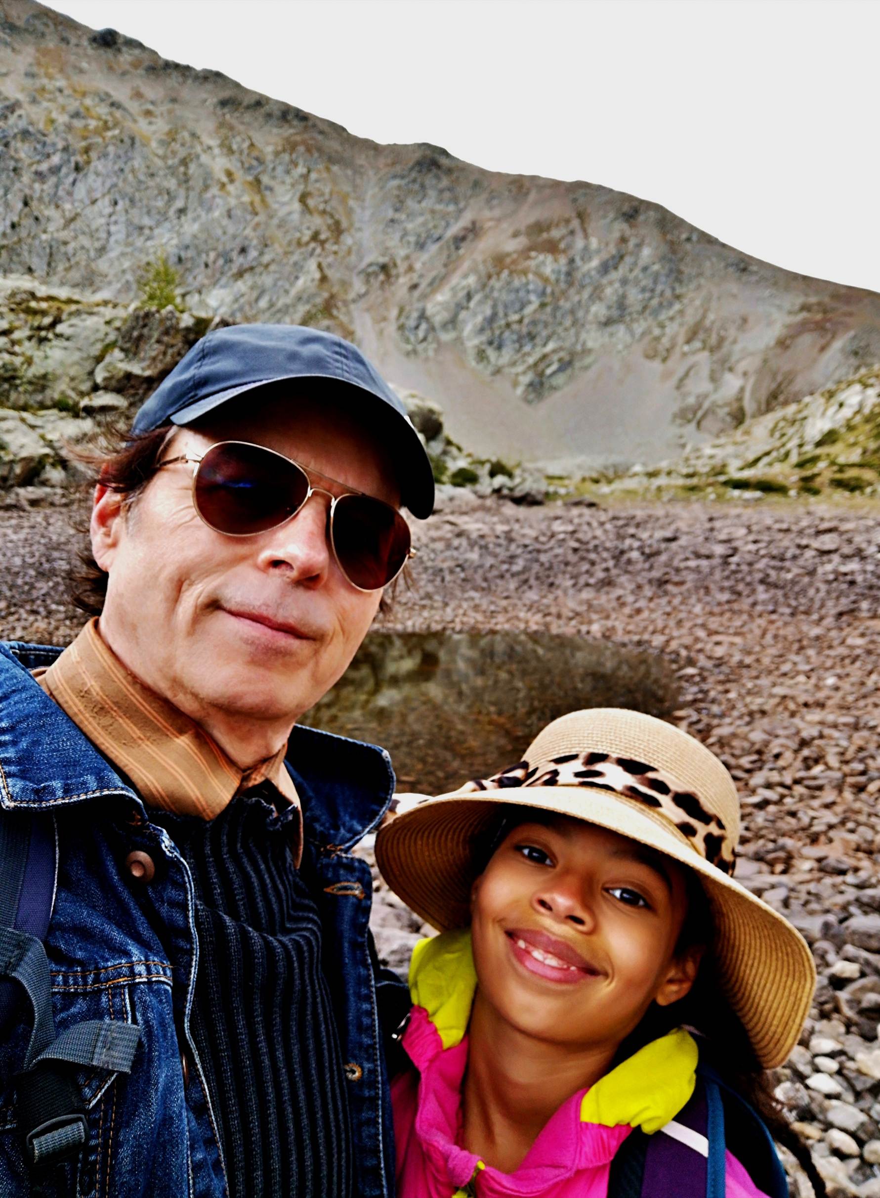 Une image contenant personne, ext�rieur, montagne, enfant

Description g�n�r�e automatiquement