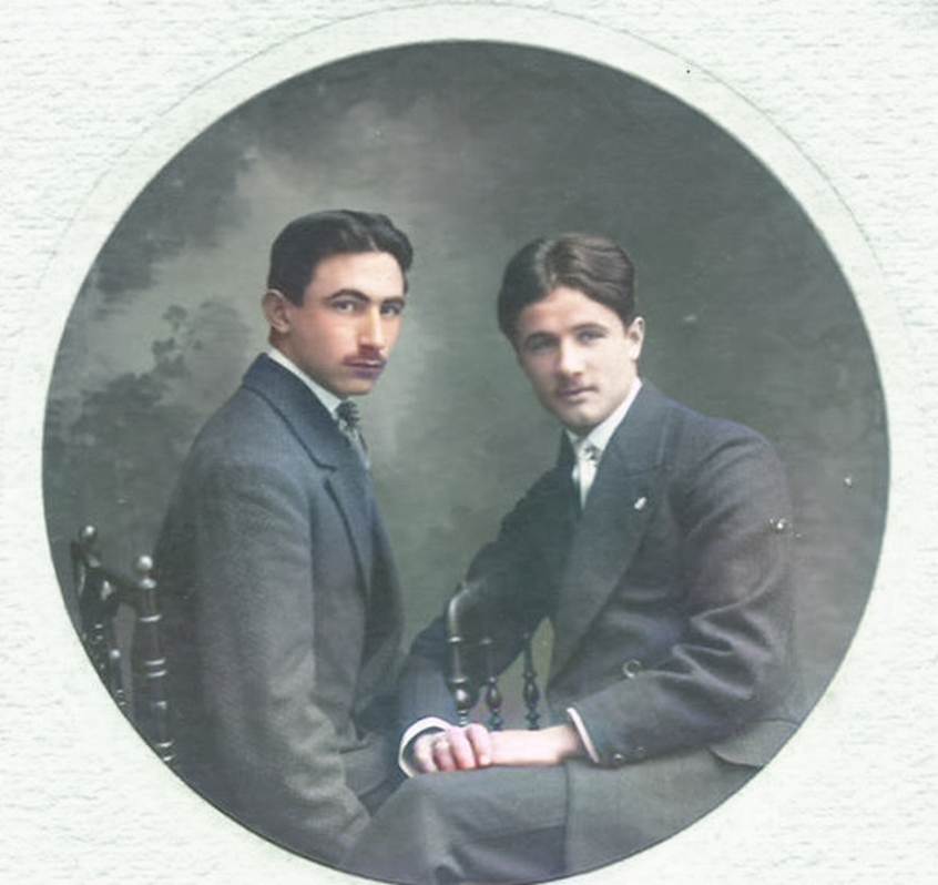 Une image contenant habits, personne, homme, Visage humain

Description g�n�r�e automatiquement